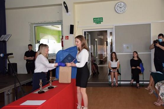  Grafika #49: Zakończenie roku szkolnego 2019/2020 oraz pożegnanie absolwentów grafika