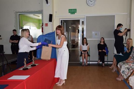  Grafika #50: Zakończenie roku szkolnego 2019/2020 oraz pożegnanie absolwentów grafika