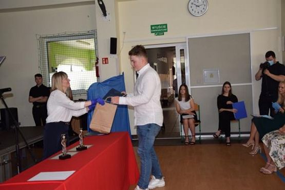  Grafika #52: Zakończenie roku szkolnego 2019/2020 oraz pożegnanie absolwentów grafika