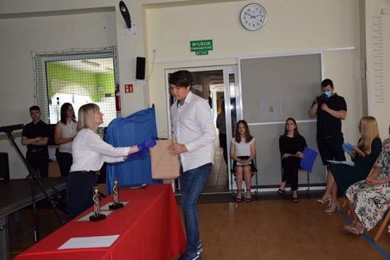  Grafika #53: Zakończenie roku szkolnego 2019/2020 oraz pożegnanie absolwentów grafika