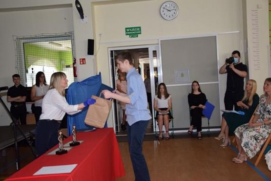  Grafika #54: Zakończenie roku szkolnego 2019/2020 oraz pożegnanie absolwentów grafika