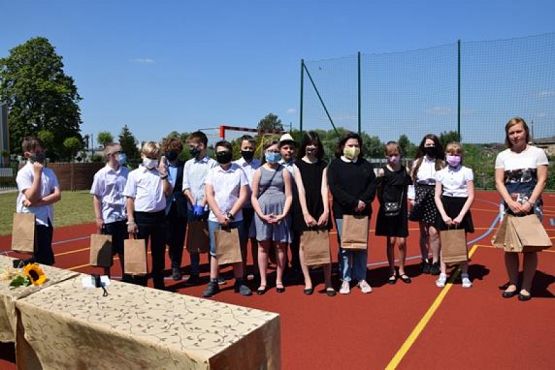  Grafika #90: Zakończenie roku szkolnego 2019/2020 oraz pożegnanie absolwentów grafika