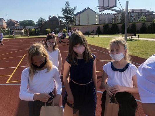  Grafika #101: Zakończenie roku szkolnego 2019/2020 oraz pożegnanie absolwentów grafika