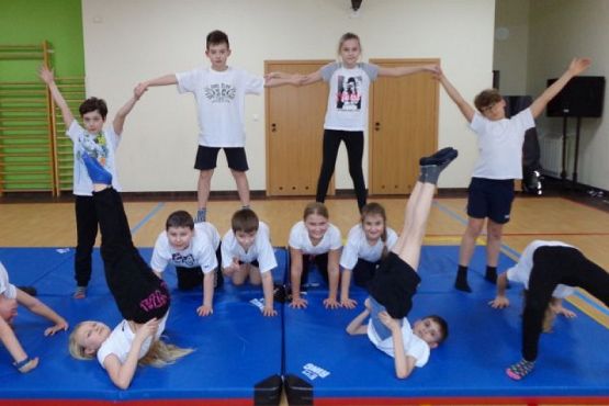  Grafika #0: Piramidy na lekcjach wf grafika