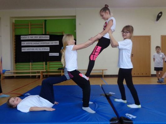  Grafika #9: Piramidy na lekcjach wf grafika