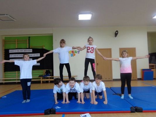  Grafika #10: Piramidy na lekcjach wf grafika