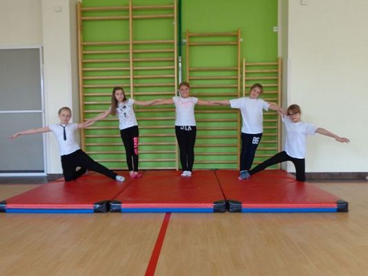  Grafika #12: Piramidy na lekcjach wf grafika