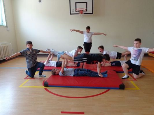  Grafika #15: Piramidy na lekcjach wf grafika