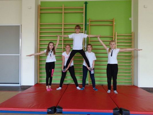  Grafika #17: Piramidy na lekcjach wf grafika