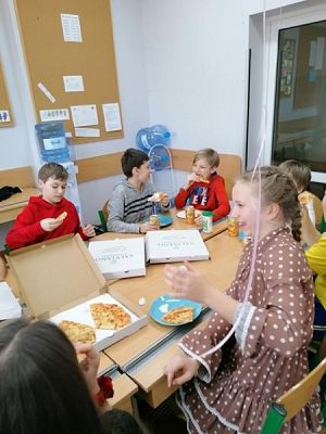  Grafika #2: Dzień Kobiet w 5a grafika