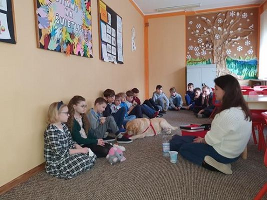  Grafika #6: Dzień Kobiet w klasie IV - fotorelacja grafika