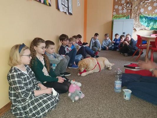  Grafika #9: Dzień Kobiet w klasie IV - fotorelacja grafika