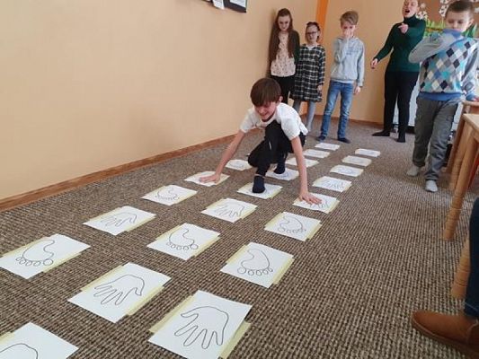  Grafika #10: Dzień Kobiet w klasie IV - fotorelacja grafika