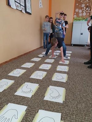  Grafika #13: Dzień Kobiet w klasie IV - fotorelacja grafika