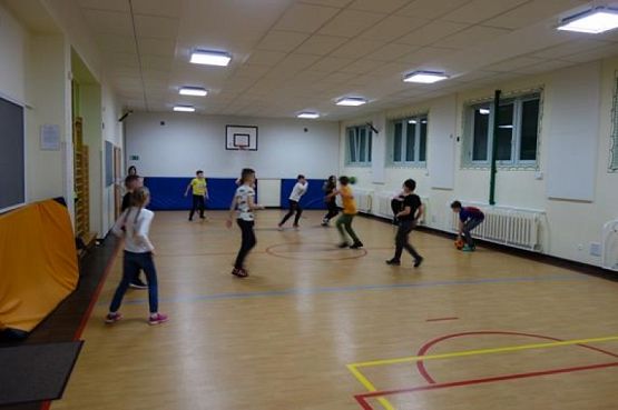  Grafika #8: NOCKA W SZKOLE KLASY 5 b grafika