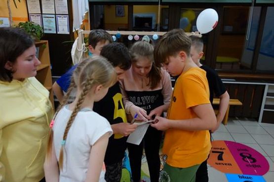  Grafika #11: NOCKA W SZKOLE KLASY 5 b grafika