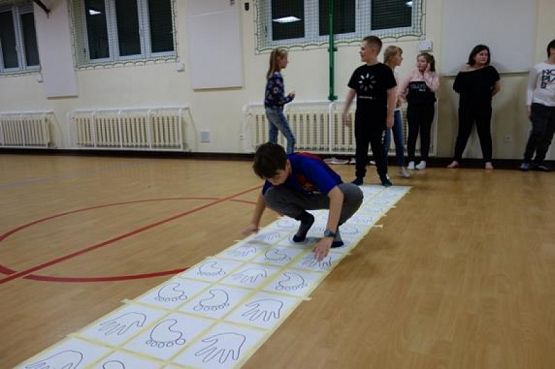  Grafika #19: NOCKA W SZKOLE KLASY 5 b grafika