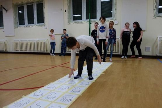  Grafika #20: NOCKA W SZKOLE KLASY 5 b grafika