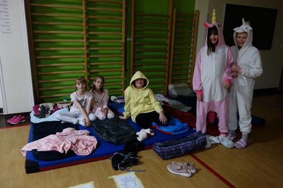  Grafika #27: NOCKA W SZKOLE KLASY 5 b grafika