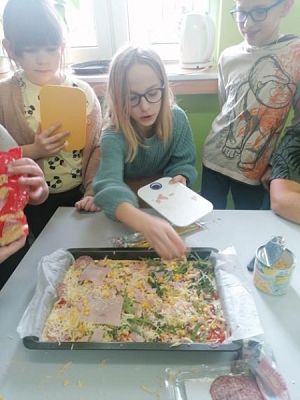  Grafika #1: Pizza making class grafika