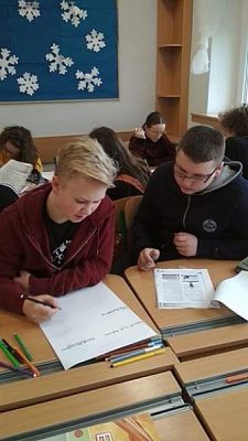  Grafika #6: Zajęcia udzielania pierwszej pomocy w klasach ósmych - fotorelacja grafika