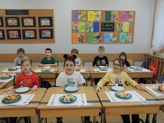  Grafika #9: Regaty na liściach sałaty grafika