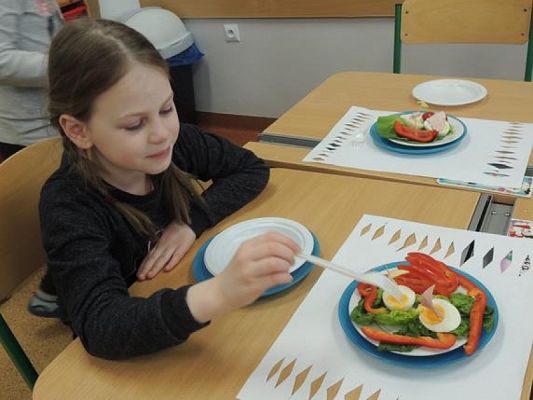  Grafika #11: Regaty na liściach sałaty grafika