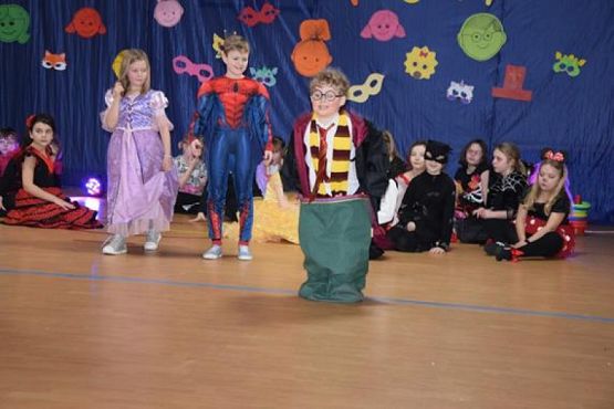  Grafika #28: Bal karnawałowy grafika