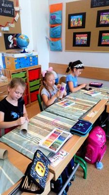  Grafika #3: ,,Szeptacze w klasie pierwszej grafika