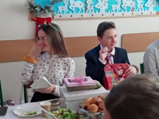  Grafika #6: Wigilie klasowe i wspólne kolędowanie - fotorelacja grafika