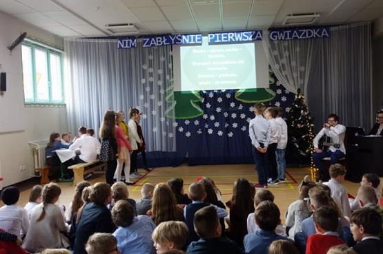  Grafika #10: Wigilie klasowe i wspólne kolędowanie - fotorelacja grafika