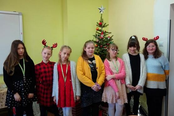  Grafika #13: Wigilie klasowe i wspólne kolędowanie - fotorelacja grafika