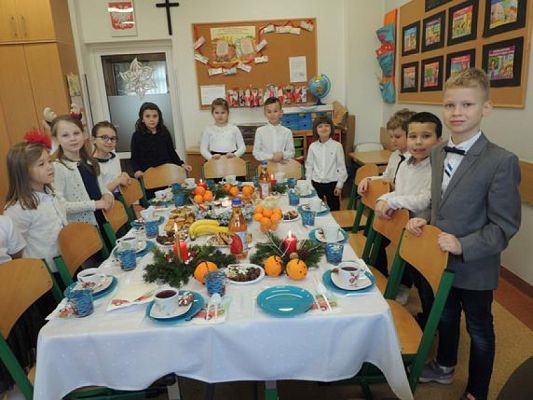  Grafika #21: Wigilie klasowe i wspólne kolędowanie - fotorelacja grafika