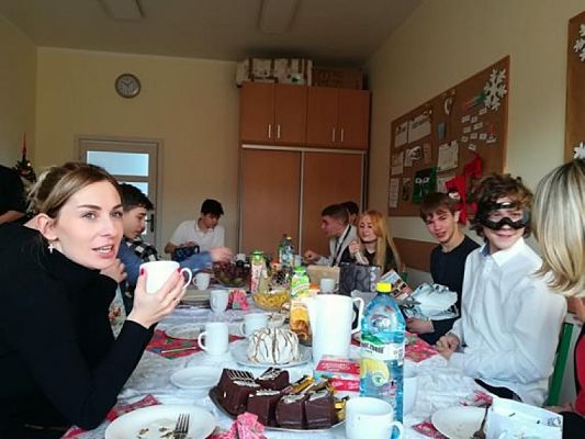  Grafika #41: Wigilie klasowe i wspólne kolędowanie - fotorelacja grafika