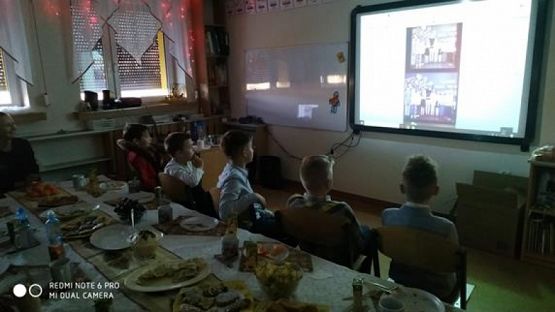  Grafika #45: Wigilie klasowe i wspólne kolędowanie - fotorelacja grafika