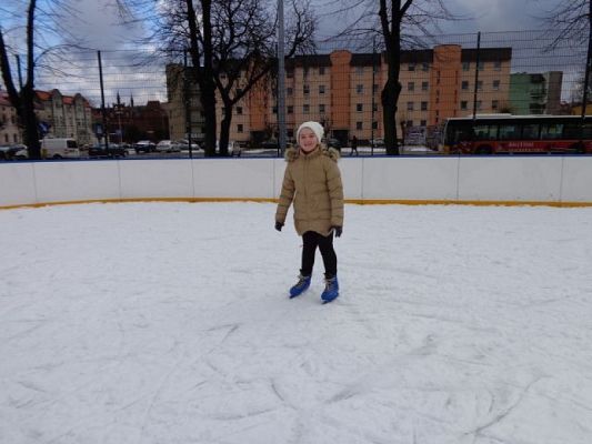  Grafika #2: Czwartkowa lekcja wf-u na lodowisku grafika