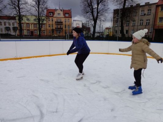  Grafika #3: Czwartkowa lekcja wf-u na lodowisku grafika