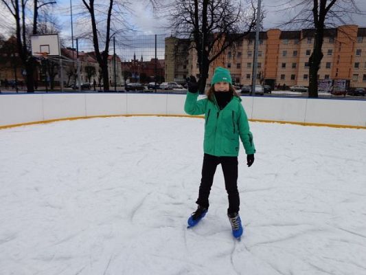  Grafika #6: Czwartkowa lekcja wf-u na lodowisku grafika