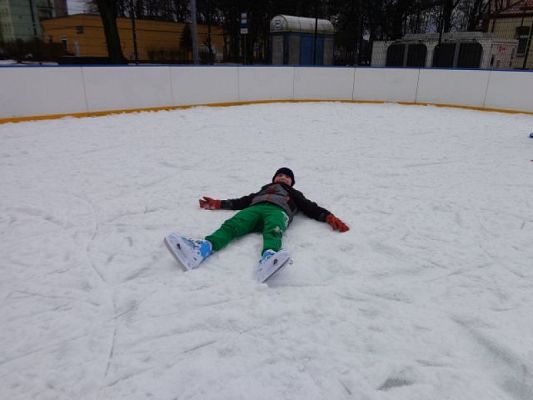  Grafika #7: Czwartkowa lekcja wf-u na lodowisku grafika