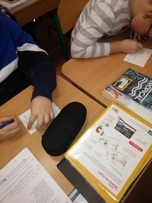  Grafika #0: Przedświąteczny galimatias w klasie VI B grafika