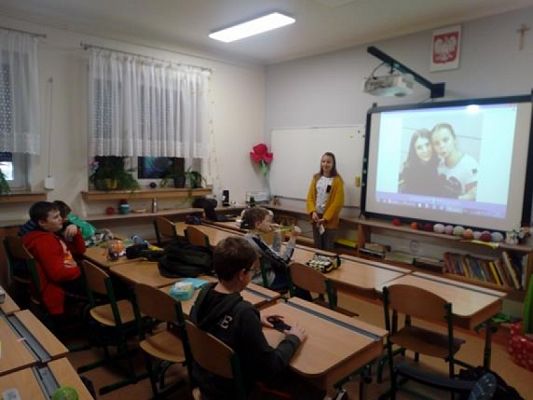  Grafika #8: Kl. 6b – z fotografią po angielsku grafika