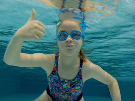  Grafika #8: Podwodne zdjęcia - fotorelacja z zajęć na basenie grafika