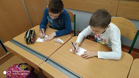  Grafika #1: Uczniowie klasy 3a wysyłają kartki świąteczne grafika