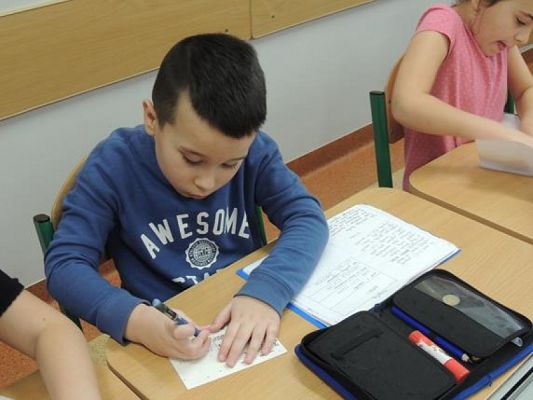  Grafika #8: WYSYŁAMY KARTKI ŚWIĄTECZNE grafika