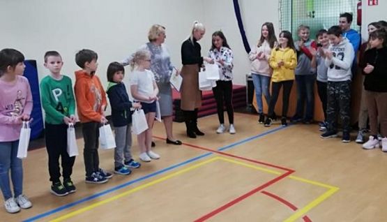  Grafika #0: Nagrodzono najbardziej życzliwych uczniów grafika