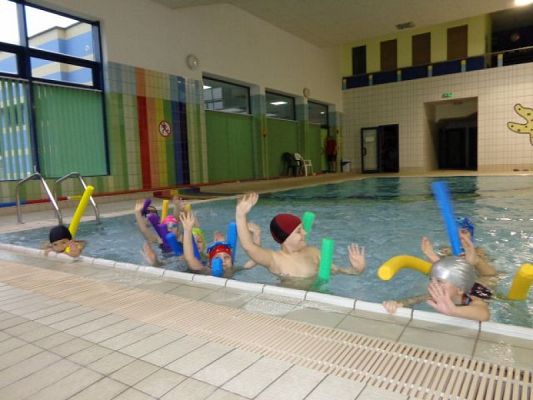  Grafika #0: Bo na basenie było super grafika