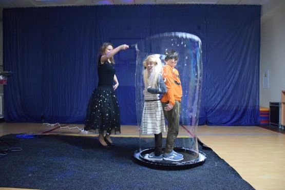  Grafika #4: Andrzejki kl.I-III (Bubble show - pokaz baniek) grafika