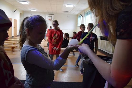  Grafika #11: Andrzejki kl.I-III (Bubble show - pokaz baniek) grafika