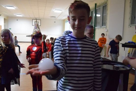  Grafika #13: Andrzejki kl.I-III (Bubble show - pokaz baniek) grafika