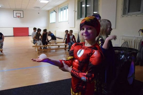  Grafika #17: Andrzejki kl.I-III (Bubble show - pokaz baniek) grafika